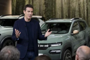 Dacia Spring di seconda generazione e il nuovo crossover Striker: la strategia Renault per l'auto elettrica accessibile