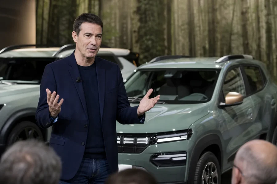 Dacia Spring di seconda generazione e il nuovo crossover Striker: la strategia Renault per l'auto elettrica accessibile